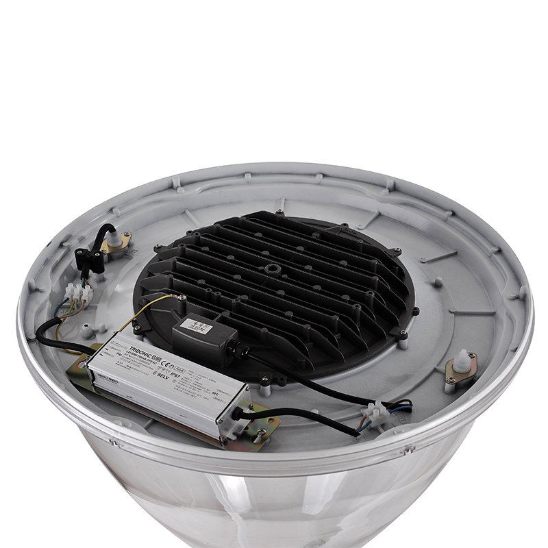 YMLED-6135 Lámpara superior de poste LED estilo europeo con cubierta de PC